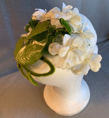 Vintage Ladies Floral Green & White Headpiece Hat Velvet  display picture 3
