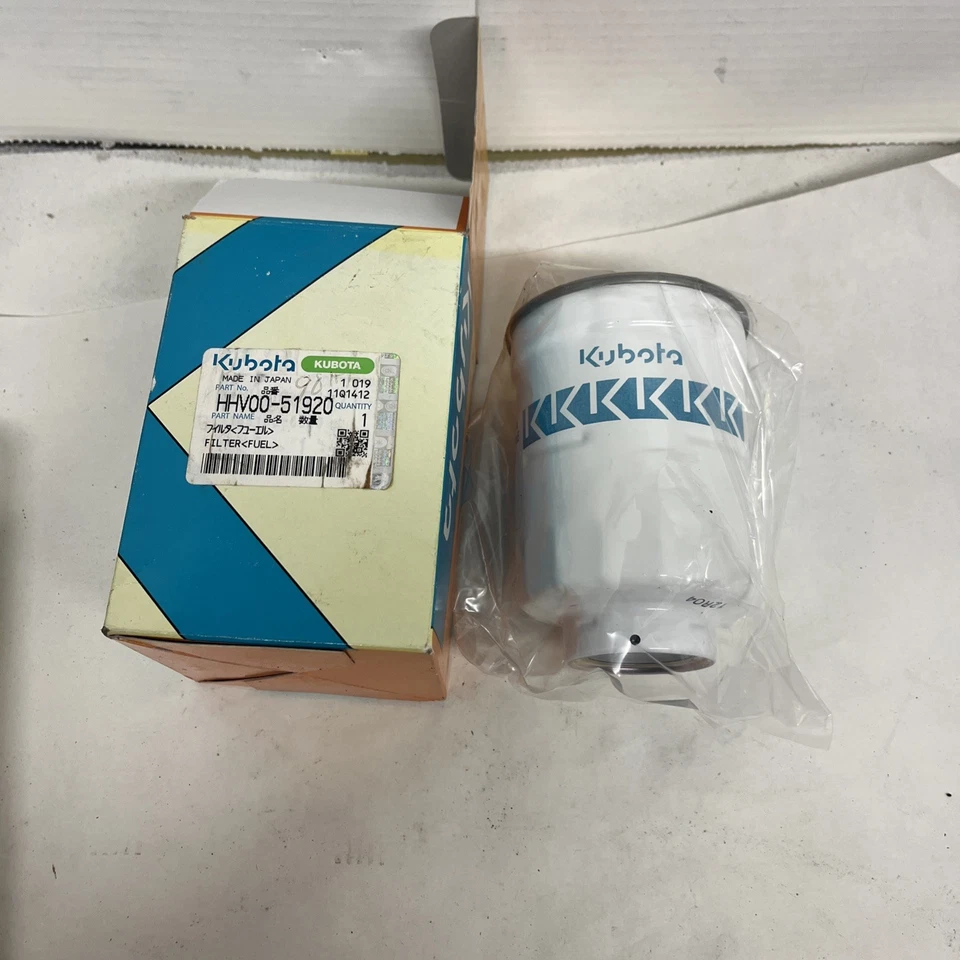 FILTRO DE COMBUSTIBLE HHV00-51920 OEM KUBOTA Foto 2 de 2