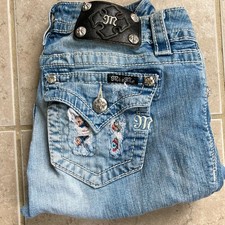 Miss Me Women  sSignature Cuffed Capri W/Embroidery  Rhinestone Accents, Size 27