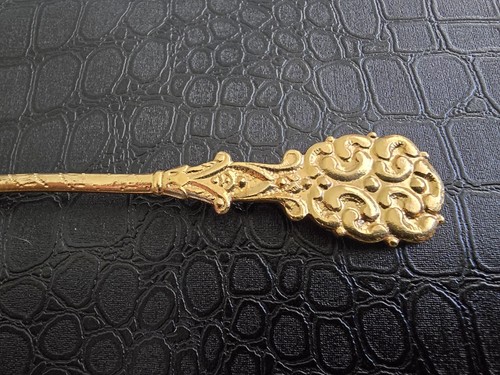Mockba Russia Souvenir Spoon Spasskaya Tower Enamel and Gold-Tone Metal Moscow - Foto 3 di 6