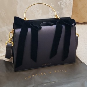 velvet bow detail handbolsa