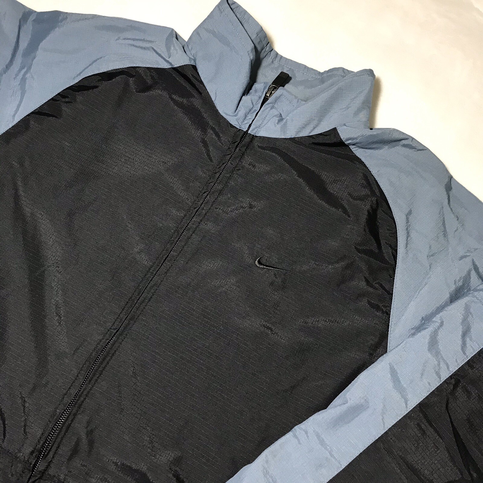 Nike Windbreaker Jacket Nylon Drawstring Black Bl… - image 3