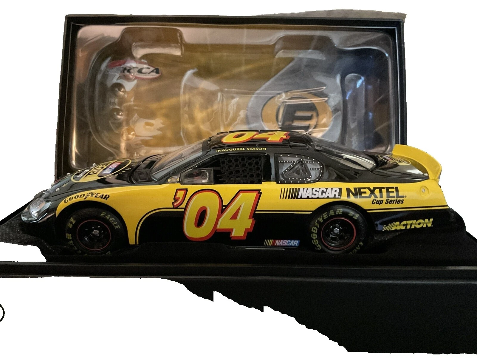 Литые модели спортивных и туристических автомобилей 2004 года выпуска автомобиля