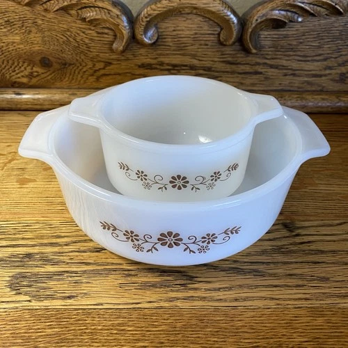 Vintage Pyrex Pyr-O-Rey Dynaware Mini Casserole Dishes Brown Daisy #20 & 22