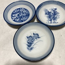 3 tazones de mantequilla o salsa Japón con diseños florales azules en buen estado
