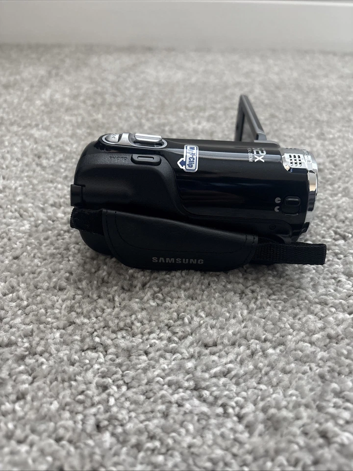 Samsung HMX-F90 Handycam 52X Optical Zoom Black Camcorder - Image 3 of 4