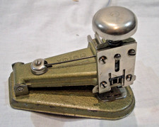 Trioh Standard alter antiker Hefter Klammerer Tacker Metall Hammerschlagoptik