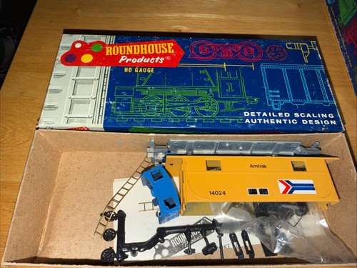 Roundhouse escala HO #3472 Amtrak 2 ventanas caboose con cúpula azul. NOS | Zustand: New