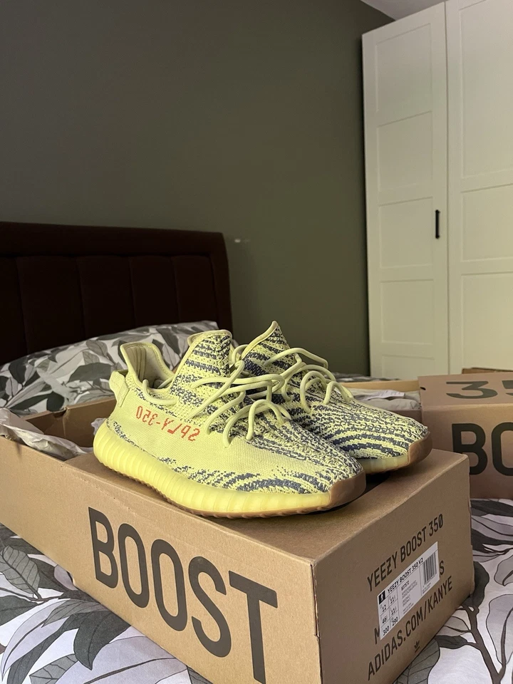 Adidas Yeezy Boost 350 V2, photo 2 sur 5