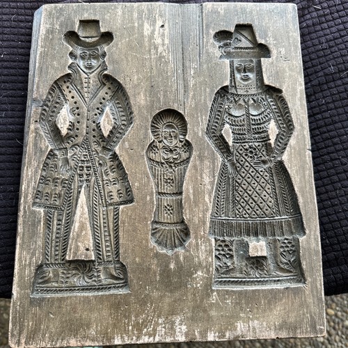 Stampo per biscotti Springerle vintage madre, padre e bambino. Intricato intaglio. - Foto 1 di 6