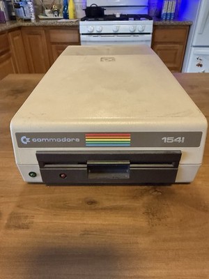VINTAGE COMMODORE 64 SINGLE DRIVE FLOPPY DISC MODEL 1541 - Powers On