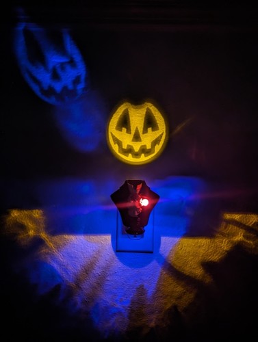 Bath & Body Works 2023 HEADLESS HORSEMAN 🎃 PROJECTOR Wallflower Plug In - Picture 2 of 9
