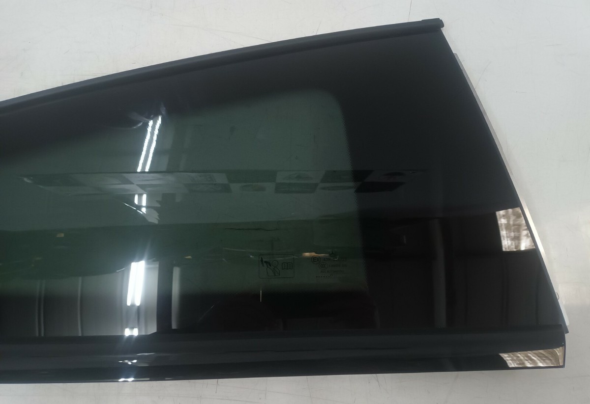 NEW OEM MERCEDES C CLASS COUPE C205 RIGHT REAR QUARTER GLASS 15-21 