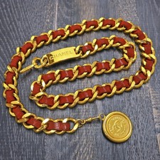 CHANEL Gold Plated Red Leather CC Logos Coin Vintage Chain Belt 1125c Rise-on
