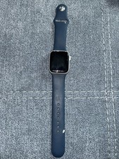 Apple Watch Series 4 40 mm Silver Aluminum Case with Navy Sport Band