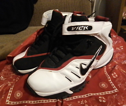 Nike Air Zoom Vick 4 White/Black/Red Size US. 10 (Excellent Condition)