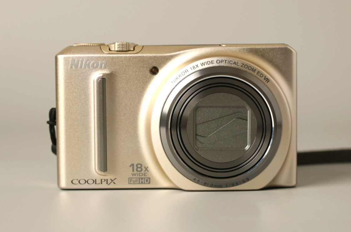 Nikon COOLPIX S9100 12.1MP Digital Camera Gold 18x Zoom