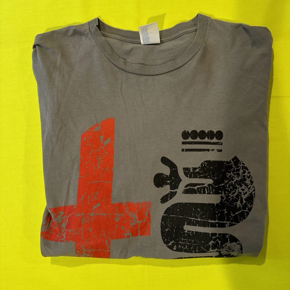 Camisa gris con logotipo de carreras Alfa Romeo XXL para hombre Foto 3 de 4