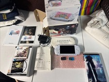 PSP 3004 Pearl White - Final Fantasy Dissidia Limited Edition Pack