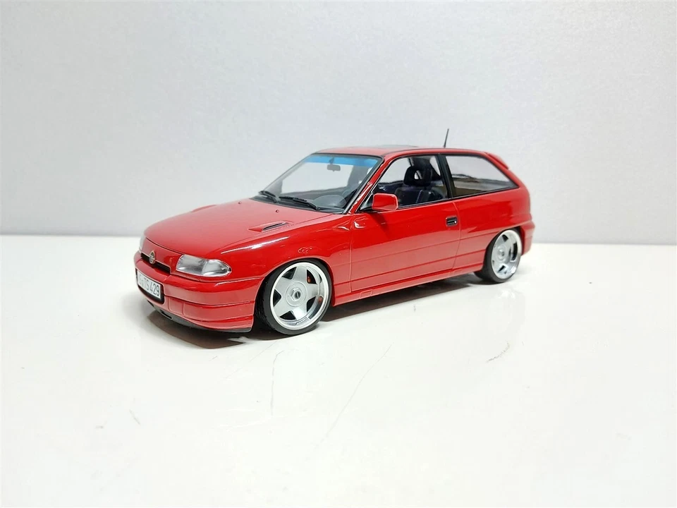 Opel Astra Gsi Rosso Tuning del 1991 - 1/18 Artigianale base Norev - Immagine 3 di 4