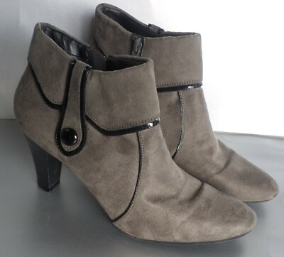 LIFE STRIDE FAUX SUEDE ANKLE BOOTS ASH/GRAY