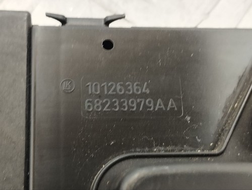 Switch for seat adjustment Chrysler Pacifica 2018 68233979AA - Picture 2 of 5
