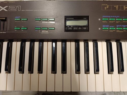 Yamaha DX21 Synthesizer Keyboard,Digital,Vintage, 61 Keys,103 cm lg.,an Bastler - Bild 4 von 12
