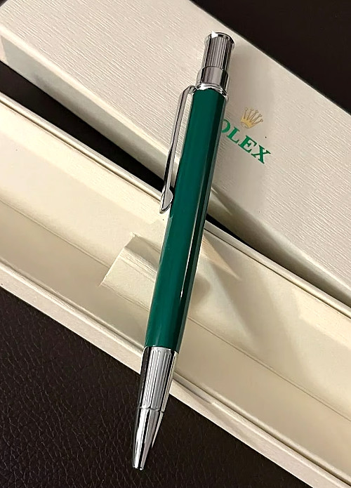 Разное NEW Rolex Submariner Green Oyster