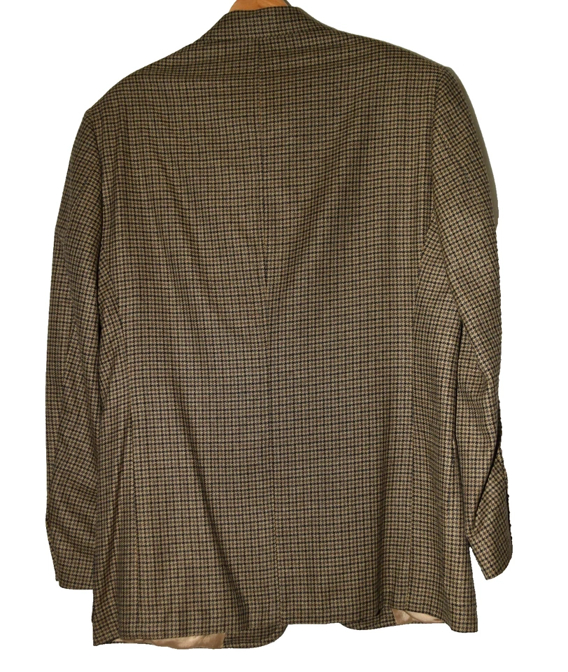 TravelSmith Brown and Black Plaid 2 Button Sport Coat Size 38R - Image 3 of 4