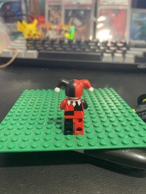 LEGO - Harley Quinn - Minifigure BATMAN 7886 - Hammer Truck - 2008 - Retired HTF