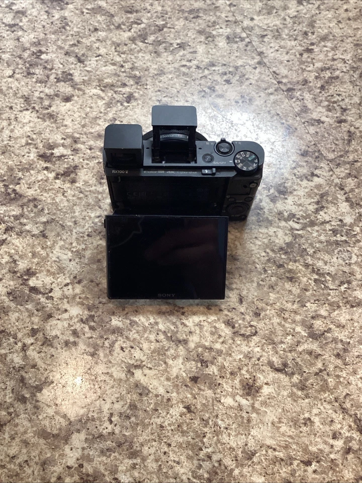 Sony Cyber-shot DSC-RX100 V M5 20.1MP 4K Digital Camera Exmor R5 !!READ!! - Image 2 of 4