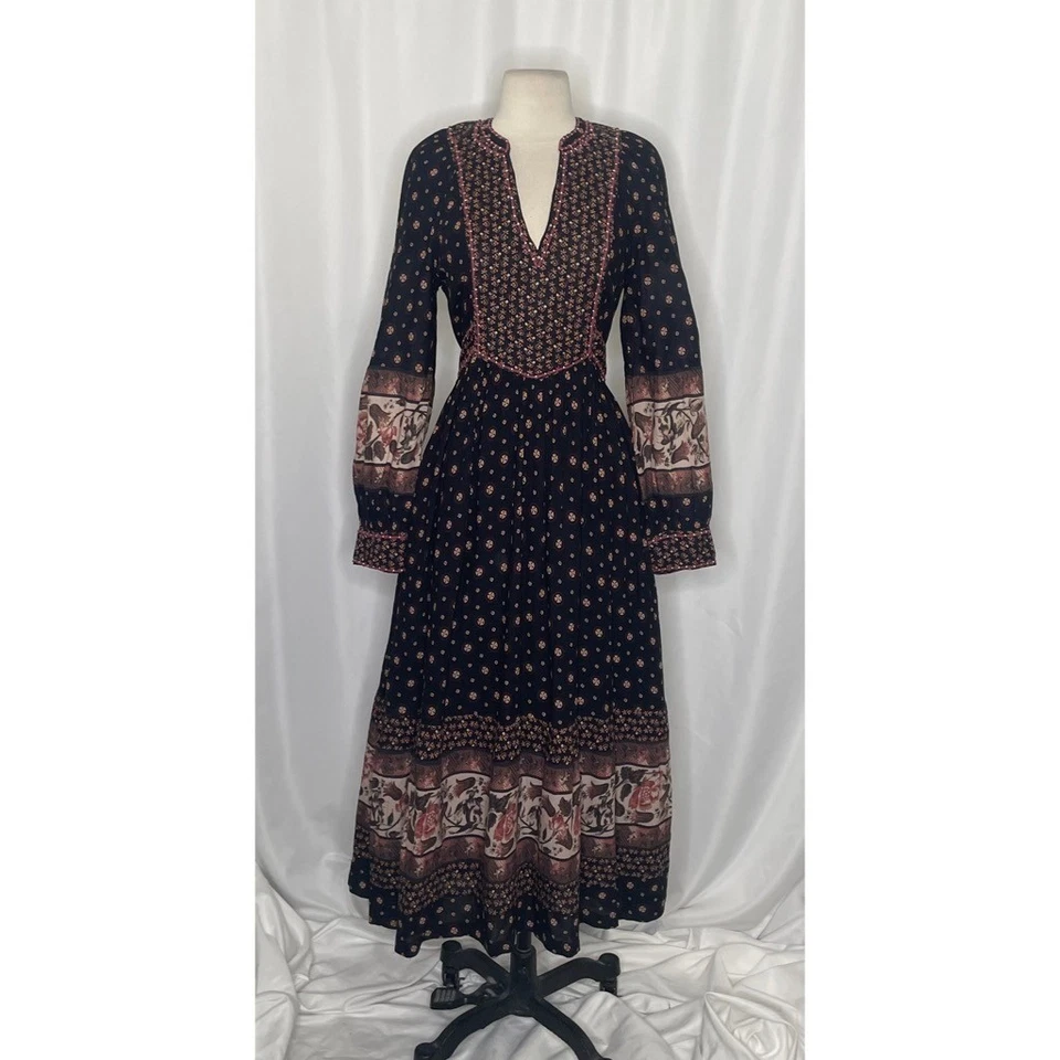 Maxi Vestido SUNDANCE Negro Floral Pradera Campesino Bohemio Corbata Cintura Boho Pequeño Foto 2 de 4