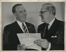 1968 Press Photo Railroad Officials Thomas Goodfellow & Paul Robinson at Event