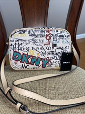 DKNY ERIN CAMERA CROSSBODY BAG BEIGE 