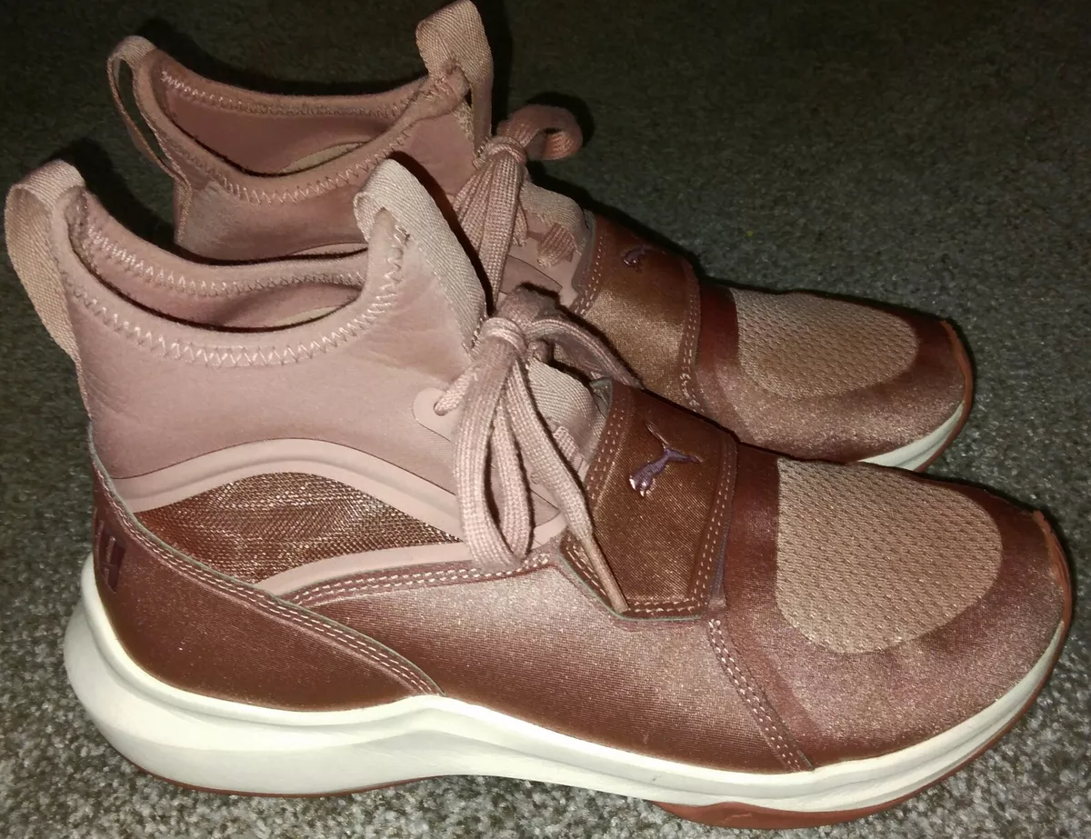 Puma IGNITE SLIP ON Tennis Shoes High Top Stretch 8.5 Women s EUC