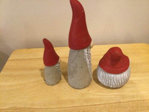 Christmas Gnomes / Set of Three / Indoor / Cement / See my description please - Picture 4 of 4