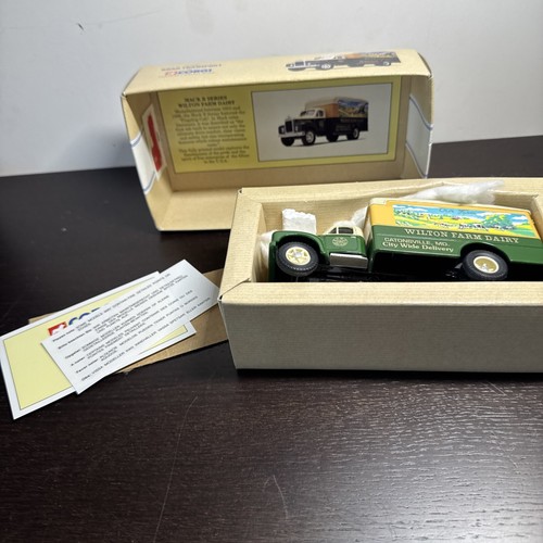 CORGI CLASSICS 98454 'WILTON FARM' MACK B SERIES VAN BOXED ! NOS. In Box. New - Picture 9 of 9