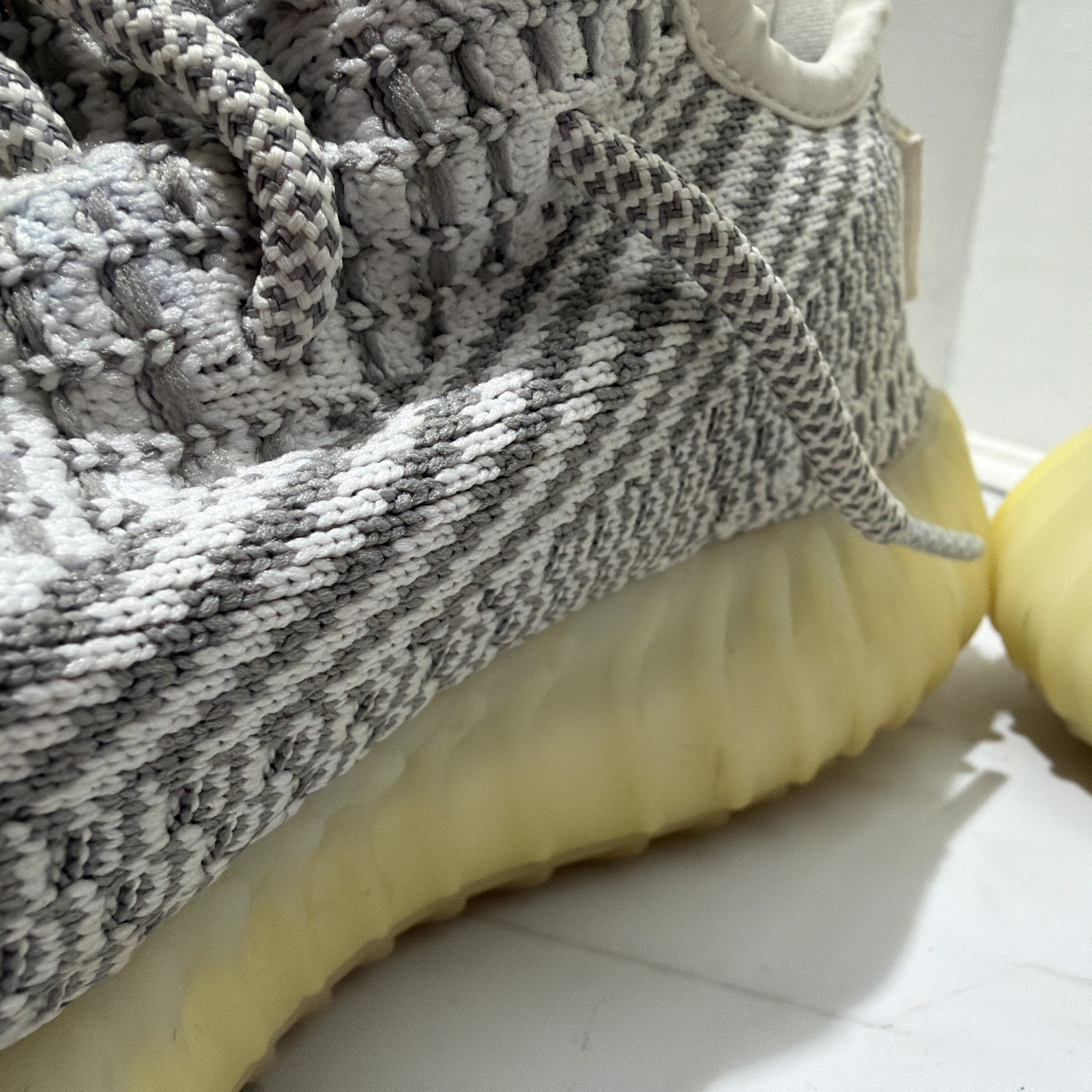 Adidas Yeezy Boost 350 V2 Natural FZ5246 Size 7.5 Pre-Owned thumbnail 13