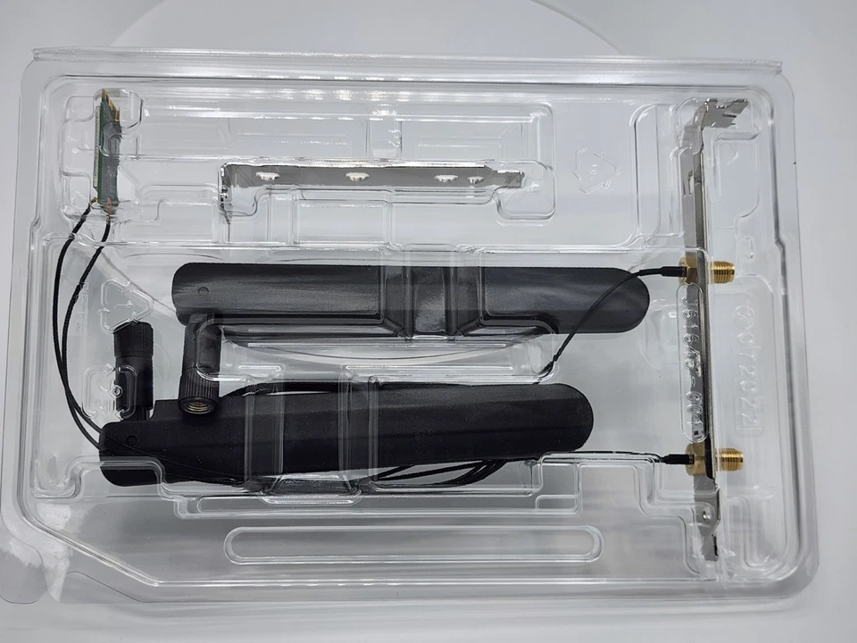 Intel Wi-Fi 6E AX210 | sin vPro 2230 M.2 | BT 5.3 | Kit de escritorio con antenas Foto 3 de 4