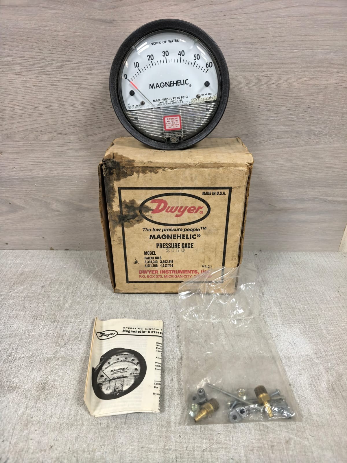 DWYER 2060 PRESSURE GAUGE 15PSIG
