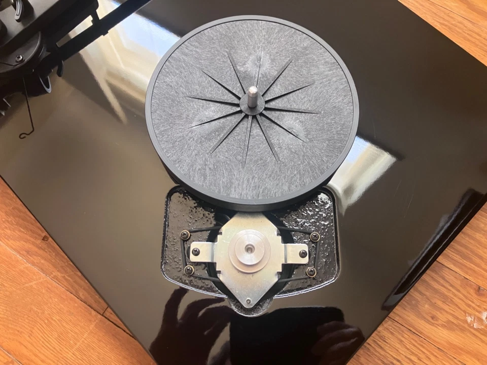 Pro-Ject Debut III Esprit  Turntable Ortofon OM10 Broken Stylus For Parts READ!! - Image 4 of 4