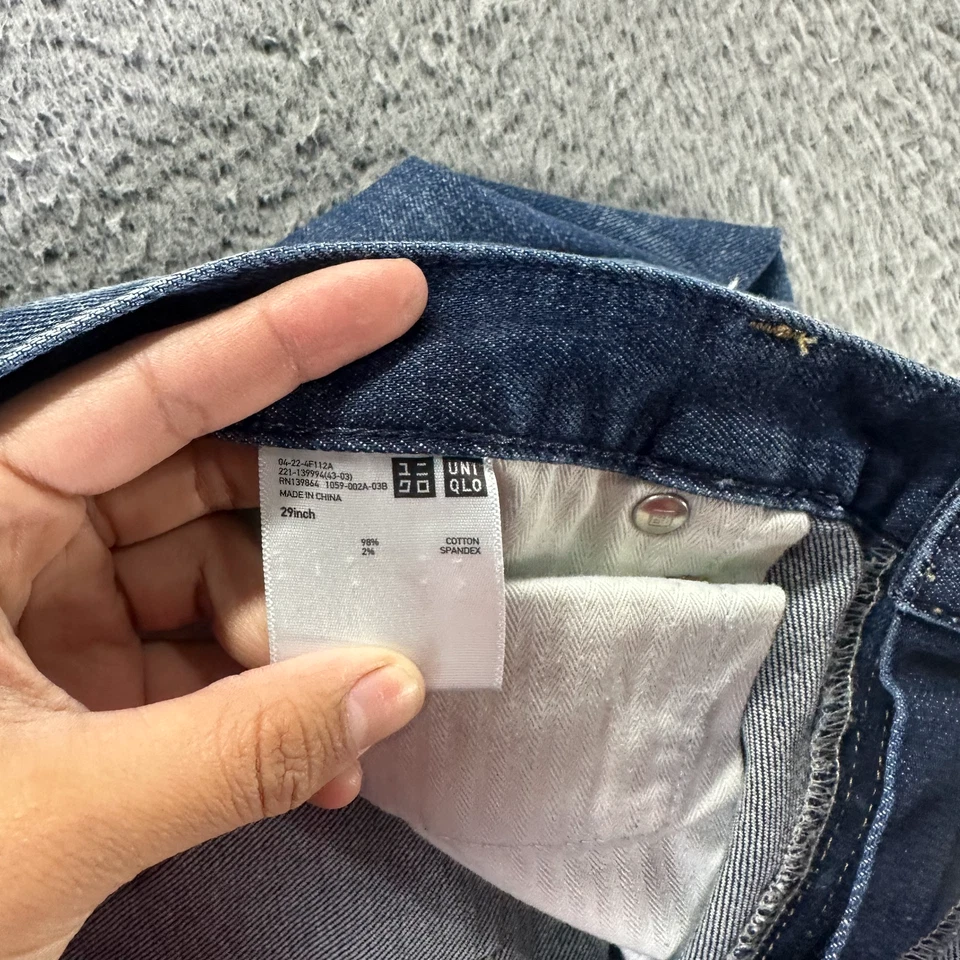 Pantalones de mezclilla Uniqlo con ribete para hombre 34x29 azul pierna recta desteñido elástico ropa de trabajo Foto 4 de 4