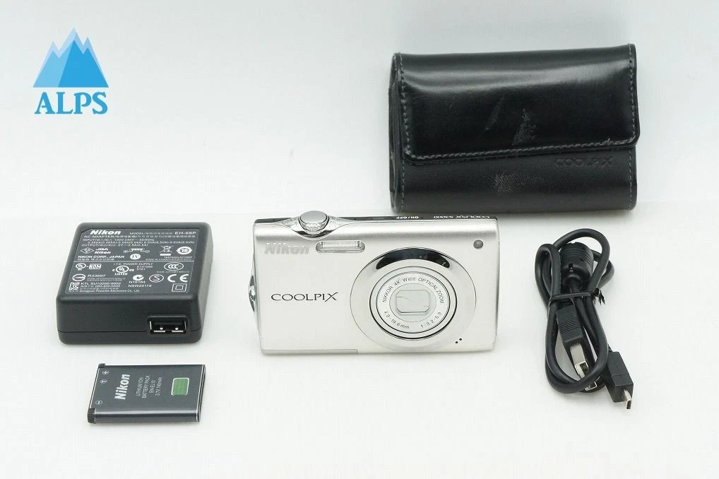 Nikon Coolpix S3000 12MP x4 Digital Camera Orange, Case, SD Nikon Coolpix S3000 12MP x4 Digital Camera Orange, Case, SD