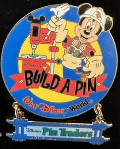 DISNEY WDW BUILD A PIN TRADERS DANGLE CONSTRUCTION MICKEY HARD HAT LE 2000 PIN