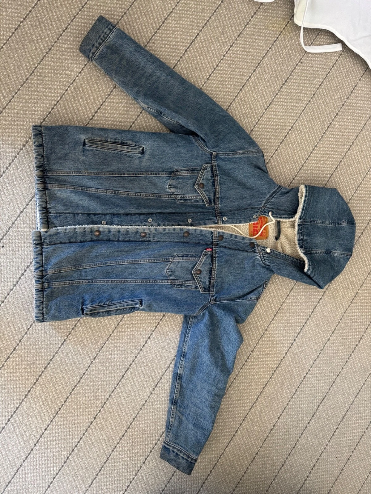 levis hooded sherpa jacket