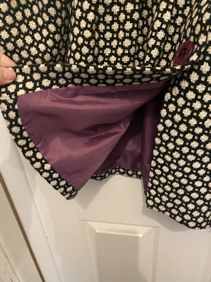 Jaqueta casaco Widgeon feminina tamanho 6 excelente estado usado preto branco e roxo botões. - Imagem 3 de 4