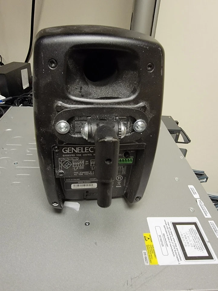 GENELEC 4020B 4" TWO-WAY Bi-Amplified QUALITY ACTIVE LOUDSPEAKER  Studio Speaker - Image 2 of 3