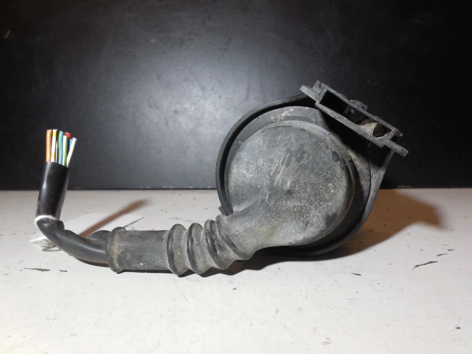 1703202 发动机布线织机连接器带盖 1711218 92–99 宝马 E36 328i 1719733 — 第 4/4 张图片