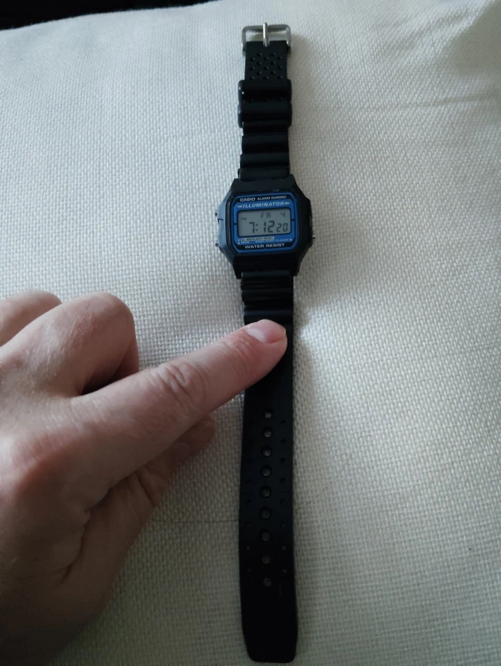 Casio F105W-1A Illuminator Watch With Extra Long Black Rubber Strap., photo 2 of 4