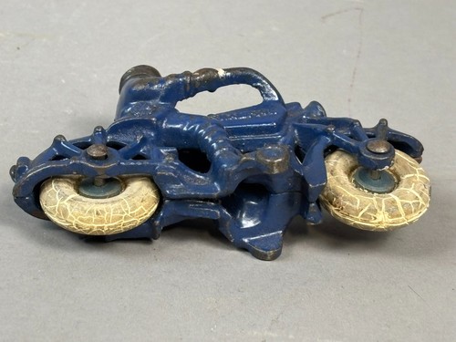 ANTIQUE VTG 20s CAST IRON METAL CHAMPION MOTORCYCLE RIDE w ORIGINAL WHITE TIRES - Picture 10 of 11